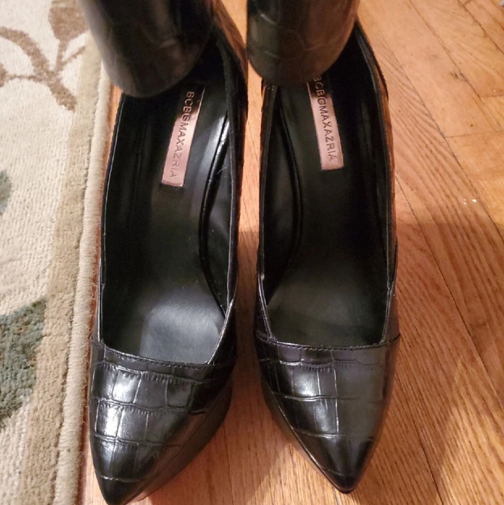 BCBGMAXAZRIA Leather Wedge Heels